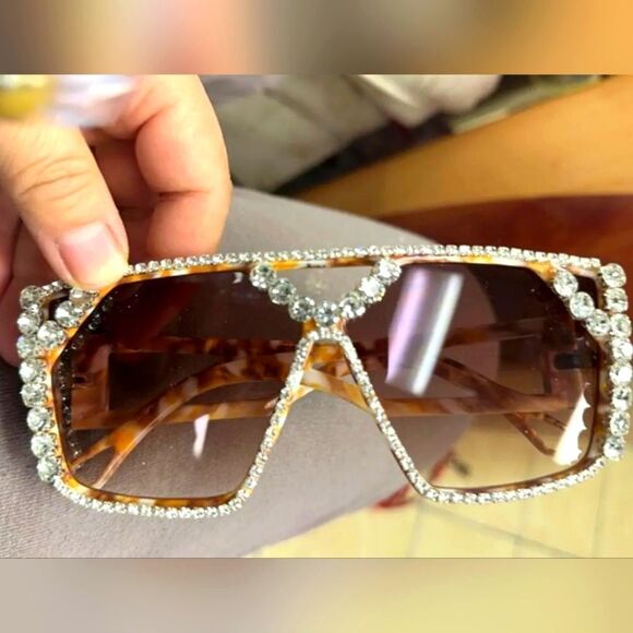 Oversized luxury rhinestone sunglasses main image 4